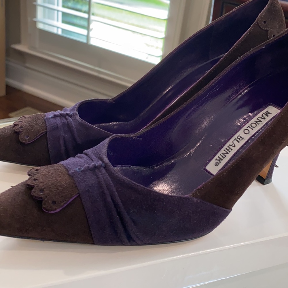 Manolo Blahnik Brown and Purple Suede Pump - Picture 8 of 11